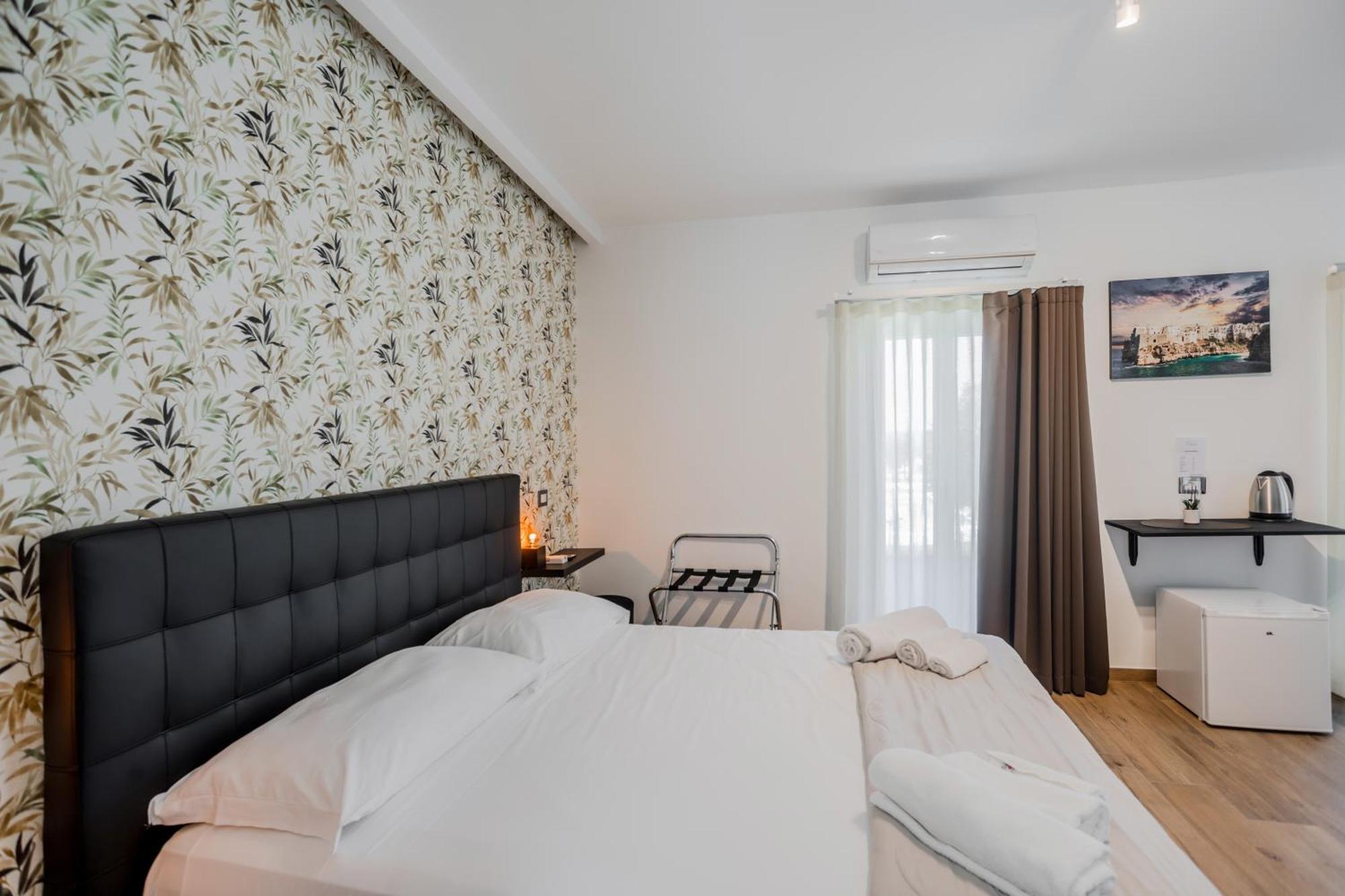 Pietramare Luxury Suites Bari Bagian luar foto