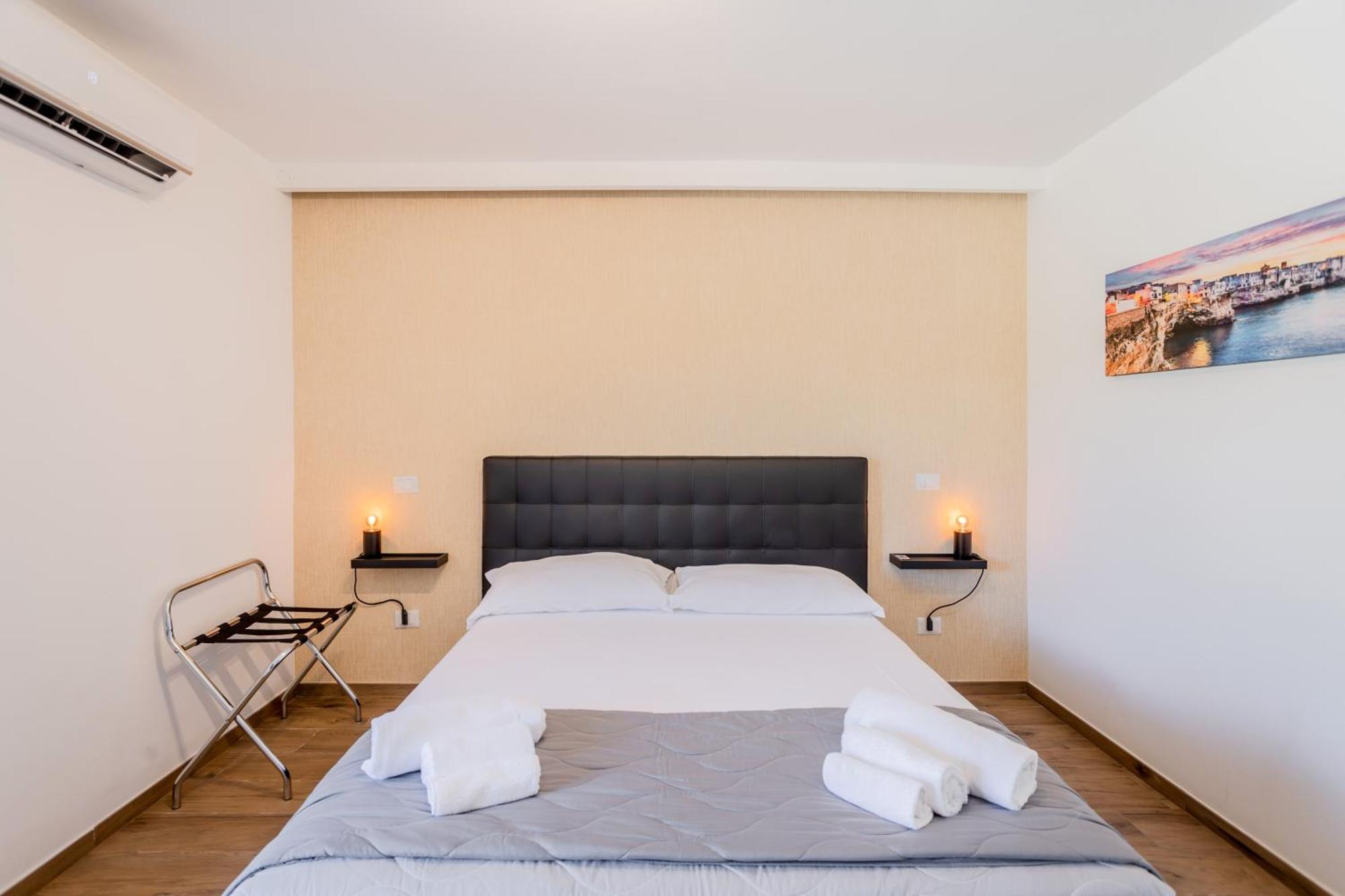 Pietramare Luxury Suites Bari Bagian luar foto