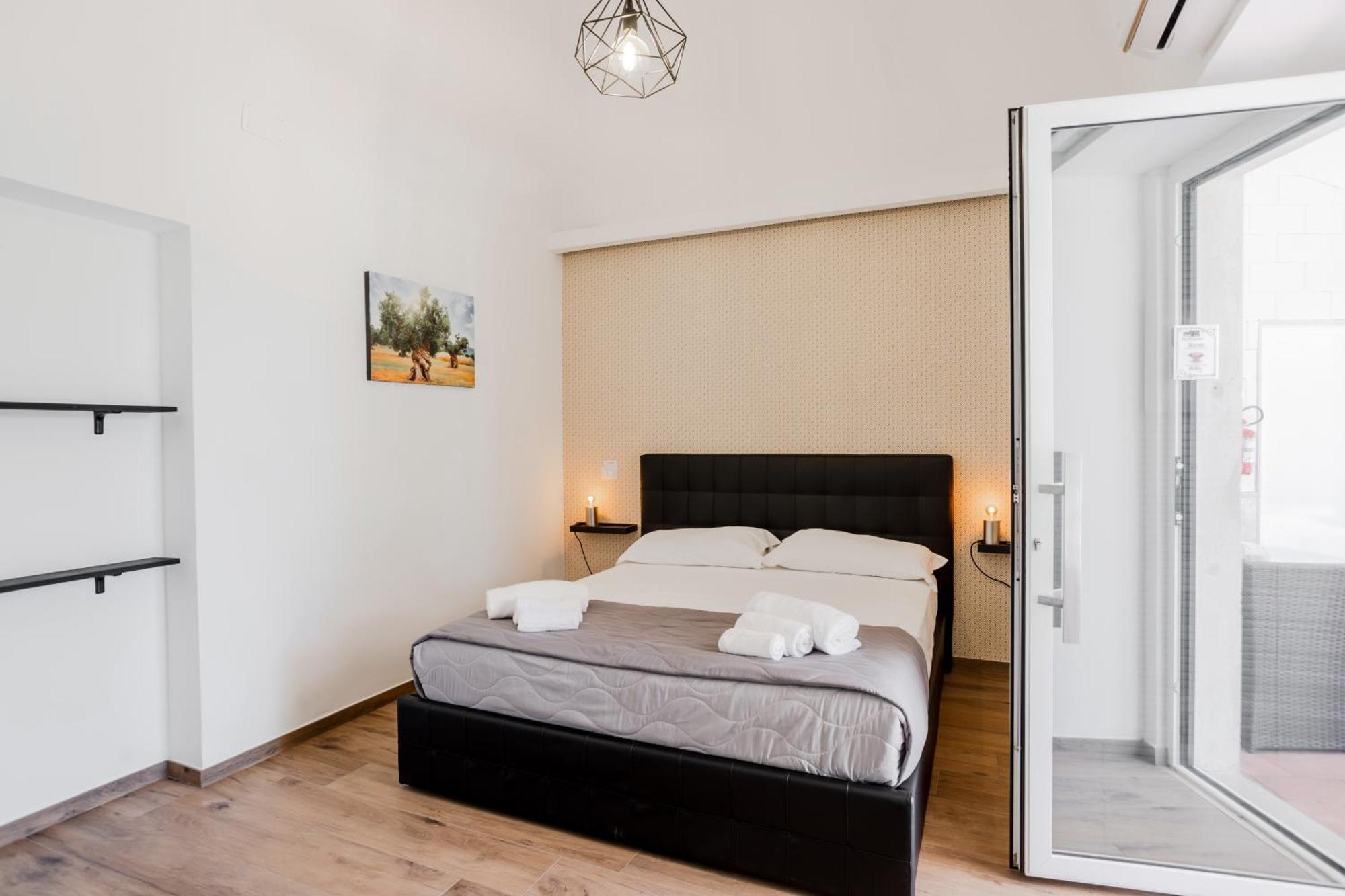 Pietramare Luxury Suites Bari Bagian luar foto