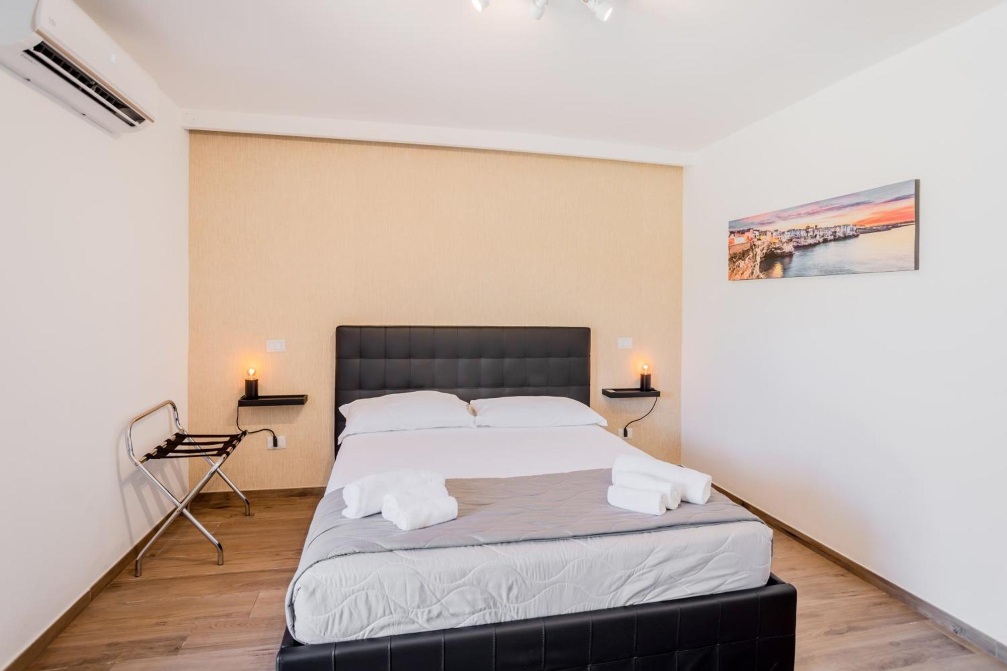 Pietramare Luxury Suites Bari Bagian luar foto