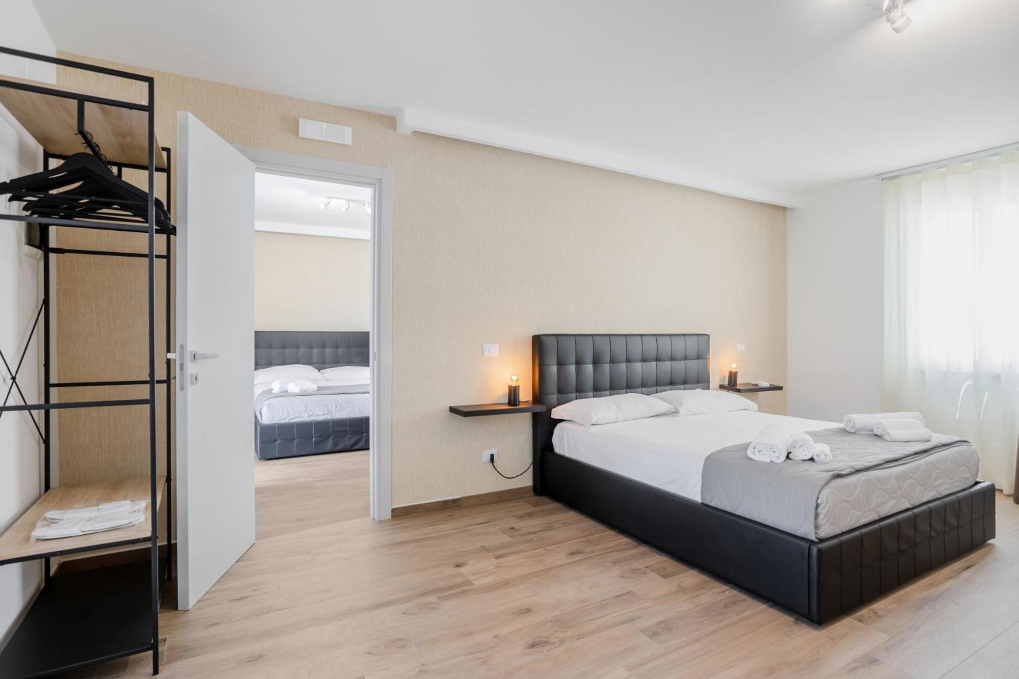 Pietramare Luxury Suites Bari Bagian luar foto