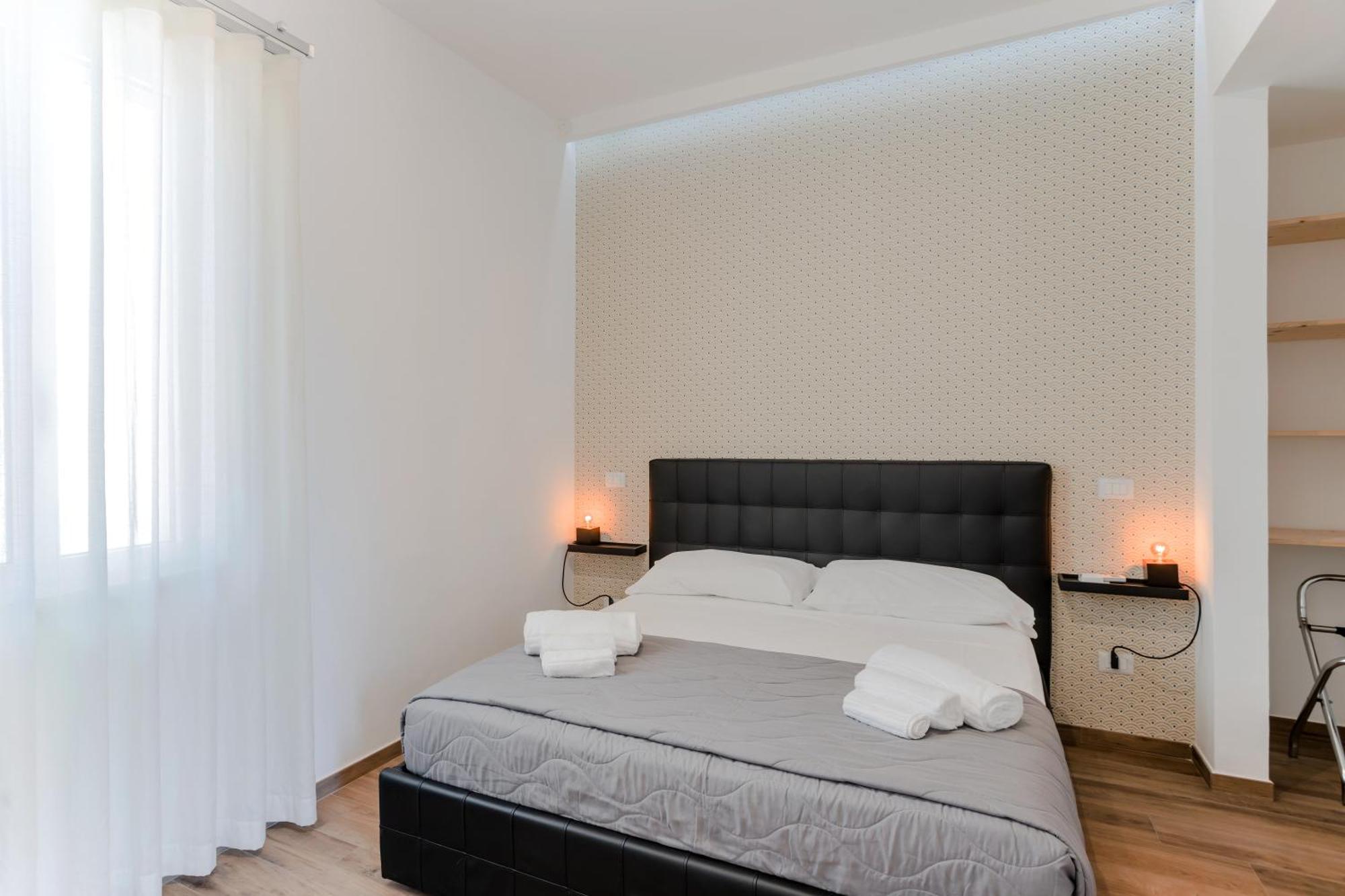 Pietramare Luxury Suites Bari Bagian luar foto