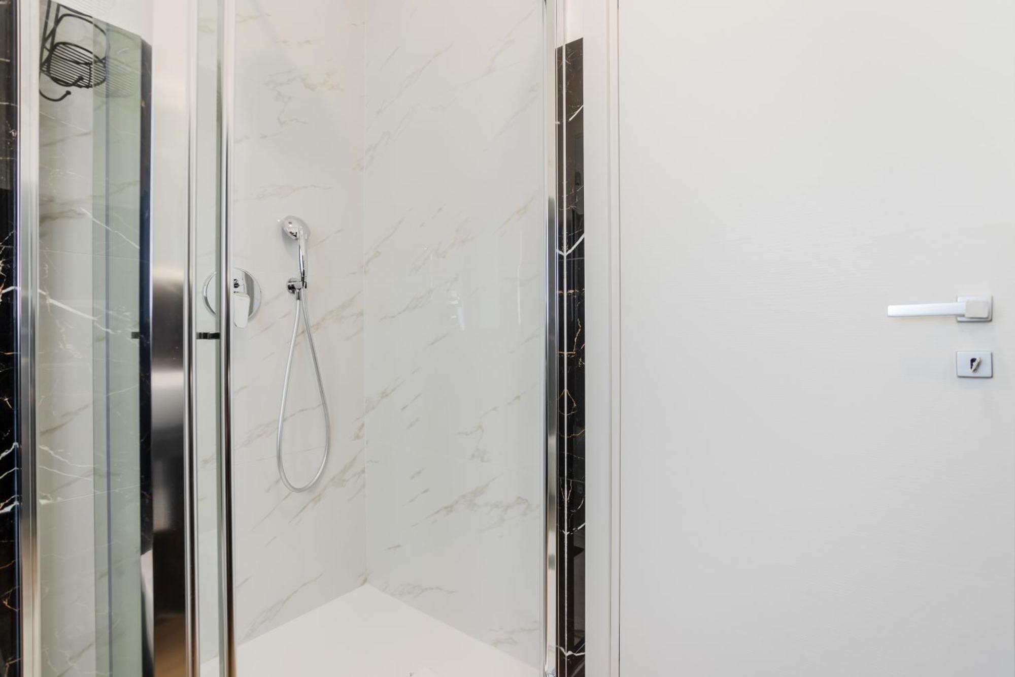 Pietramare Luxury Suites Bari Bagian luar foto
