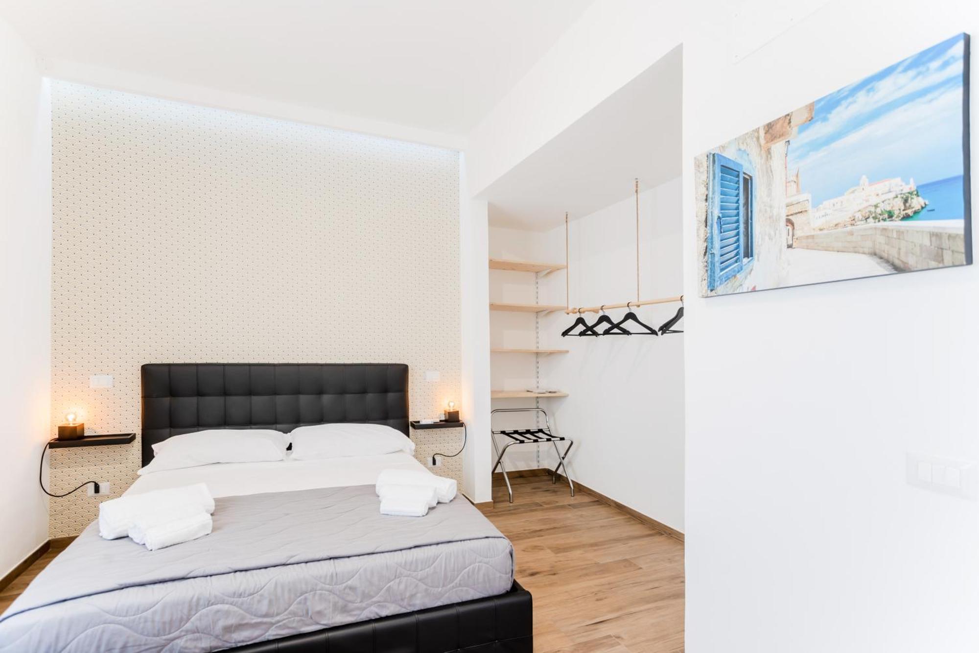 Pietramare Luxury Suites Bari Bagian luar foto