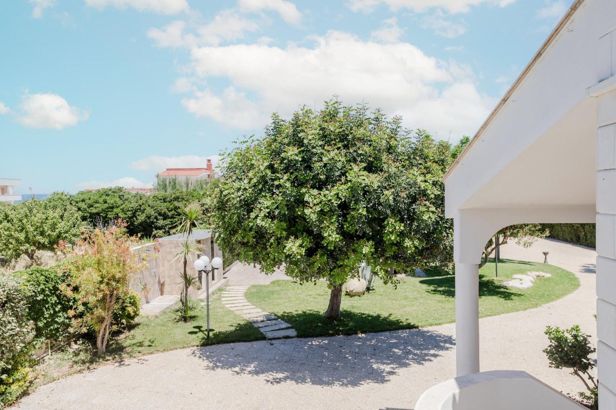 Pietramare Luxury Suites Bari Bagian luar foto