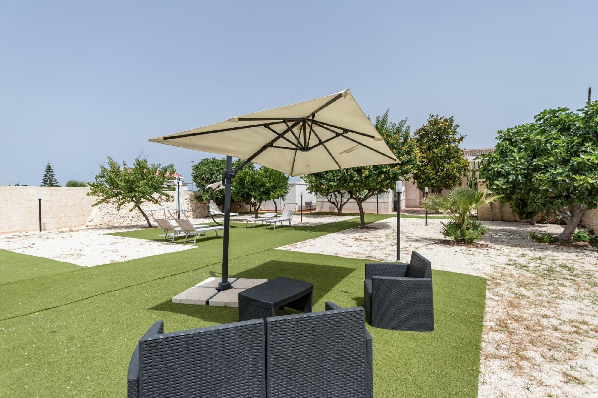 Pietramare Luxury Suites Bari Bagian luar foto