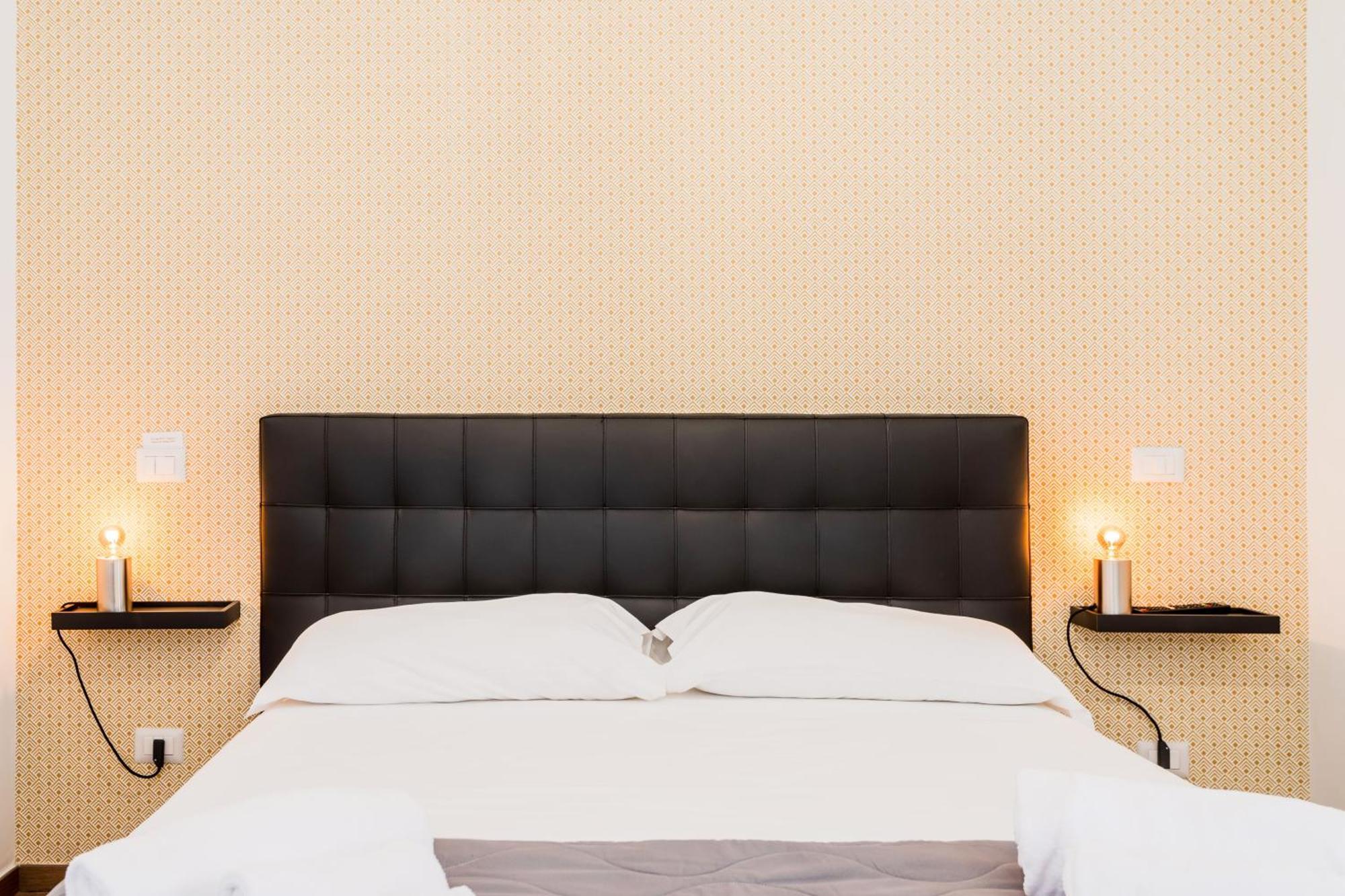 Pietramare Luxury Suites Bari Bagian luar foto