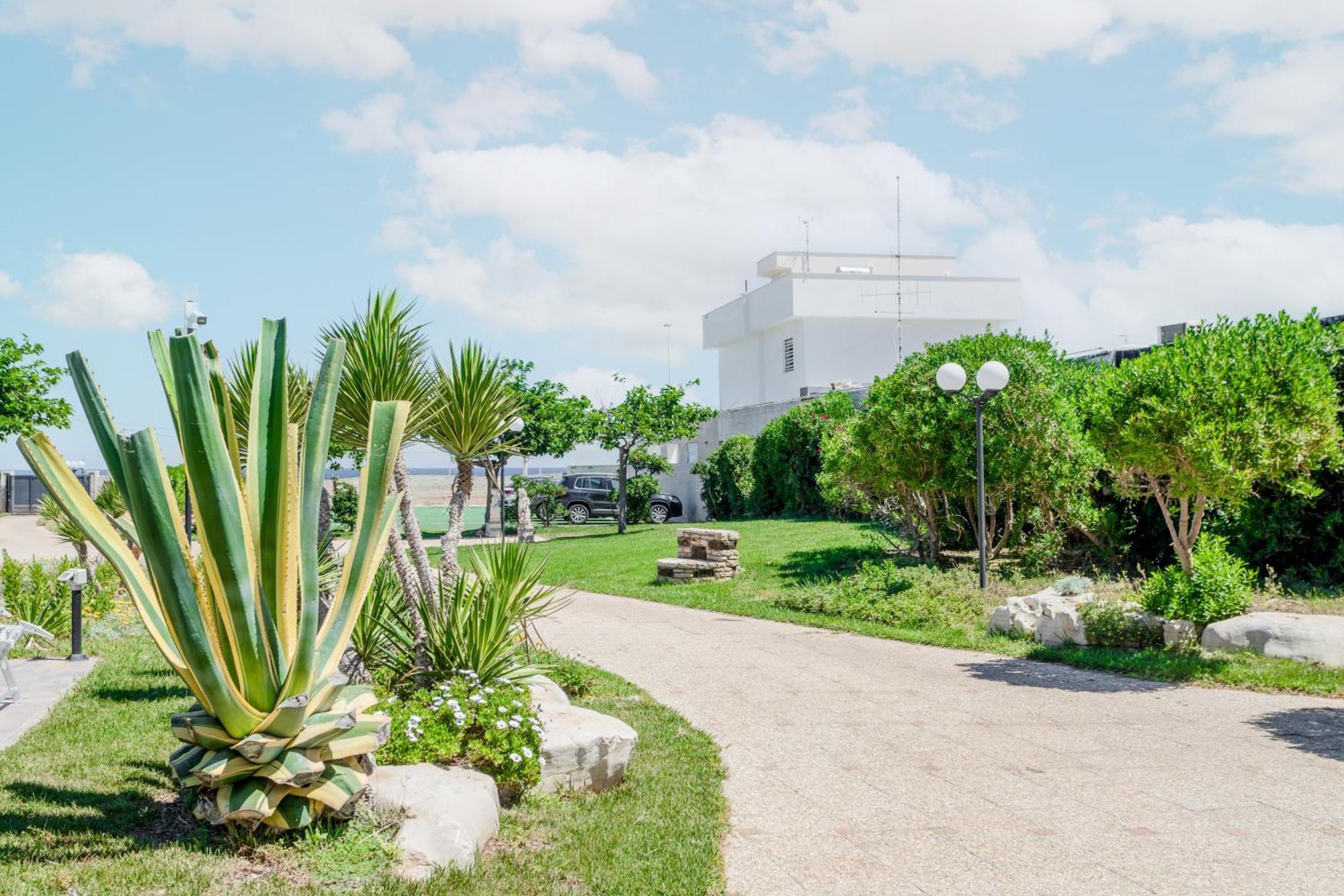 Pietramare Luxury Suites Bari Bagian luar foto