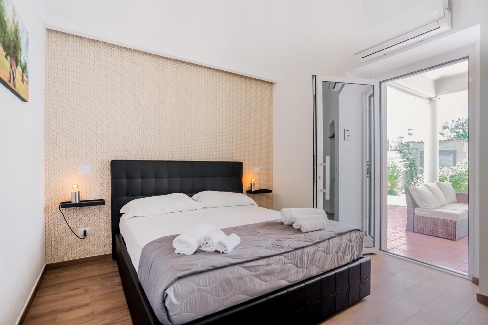 Pietramare Luxury Suites Bari Bagian luar foto