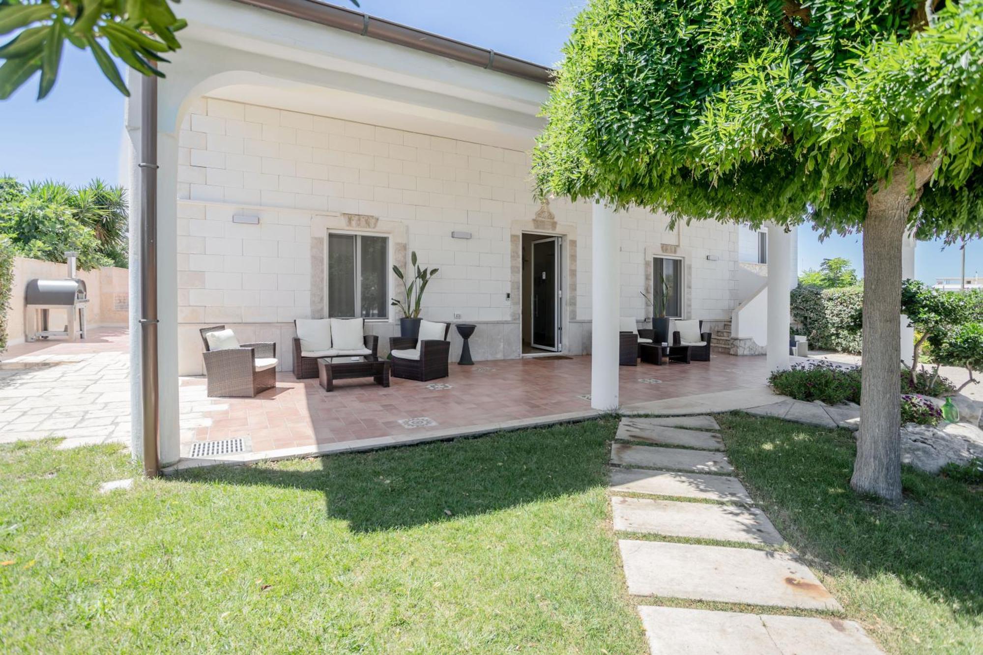 Pietramare Luxury Suites Bari Bagian luar foto